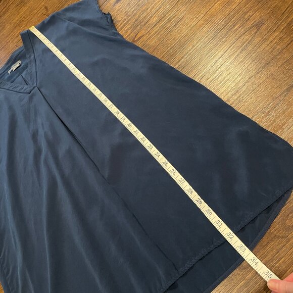 Vince Women's Sz S Navy Blue 100% Silk Shift Dress Relaxed Short Sleeves V-Neck - Picture 9 of 9